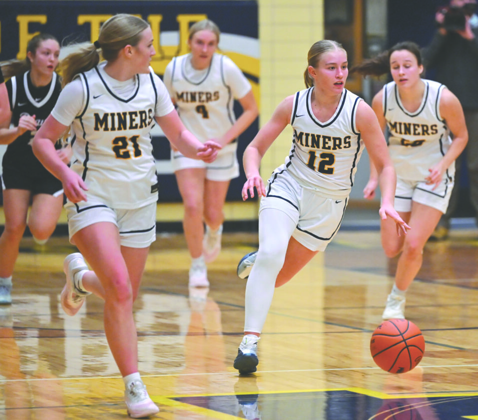 Defensive slugfest in Negaunee: Miners win showdown of top 2 teams in U.P., Gwinn victorious too
